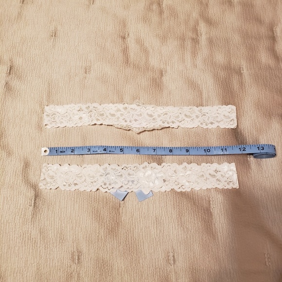 Plus Size Bridal Embellished LaceGarter Set - Picture 2 of 7